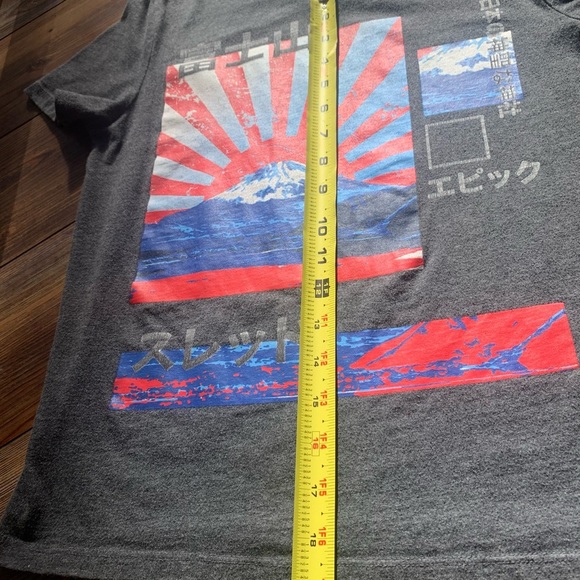 Boys Grey V Neck Epic Threads T Shirt Size Medium - Picture 5 of 7